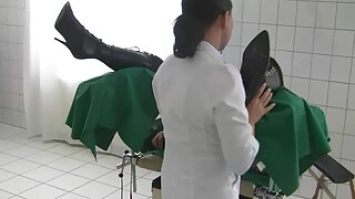 Người đẹp tóc vàng da trắng tuyệt đẹp Alexia Rae đụ doggystyle và se x không che cưỡi gà.