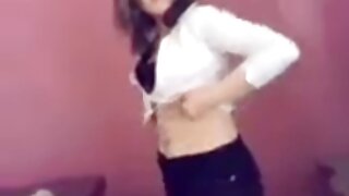 Shabby brunette mẹ được cô ấy sex u50 không che ẩm punani impaled với dildo máy