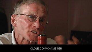Busty brunette Sheryl phim xet hd khong che Ann thích xem làm thế nào tóc vàng GF liếm âm đạo